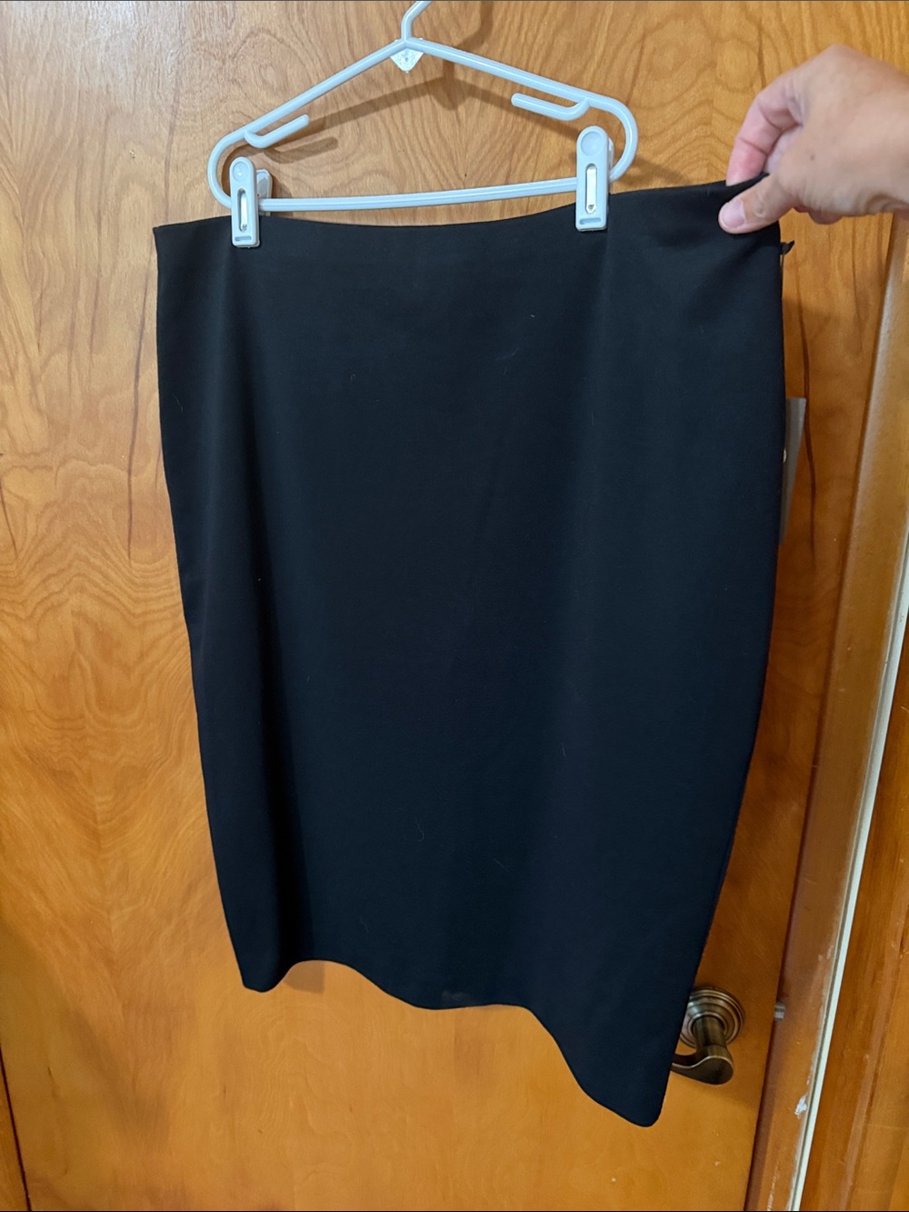 Vince Camuto Black stretch knit  Pencil Skirt size large NWT